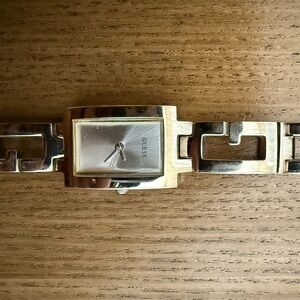 LADIES Auth. GUESS G65755L SILVER tone stainless STEEL Signature G WRIST WATCH
